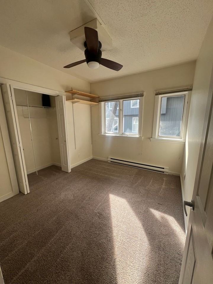 443 S Park Ave #H - Photo 6 of 10