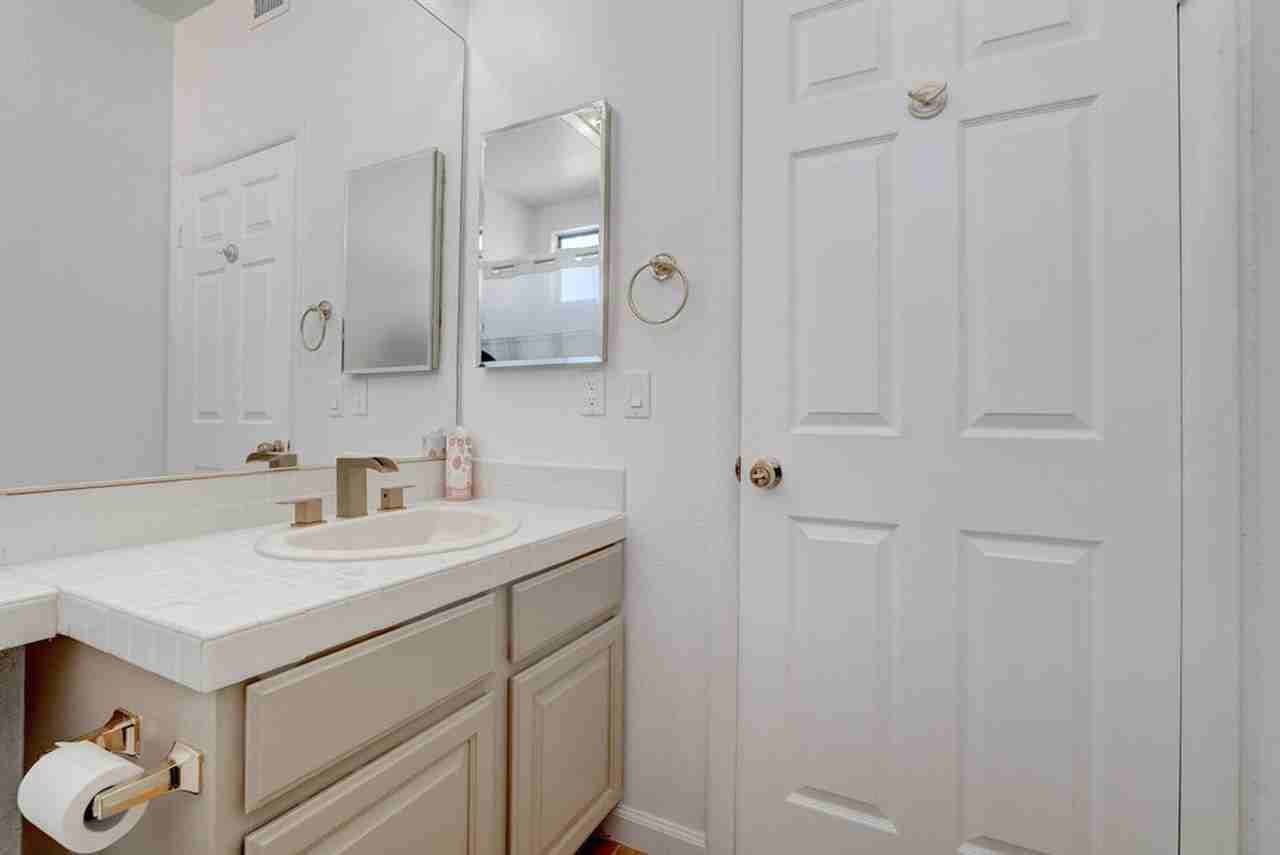 3238 Brookfield Dr - Photo 5 of 50