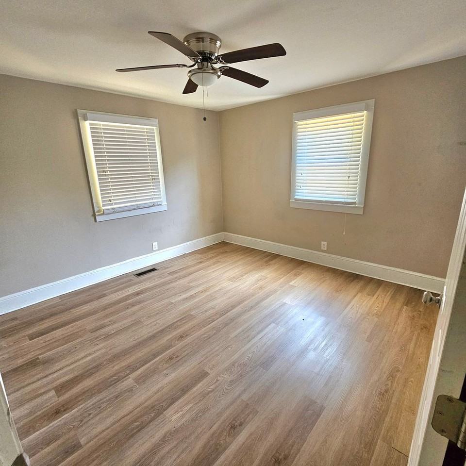 202 Mulberry St - Photo 2 of 8