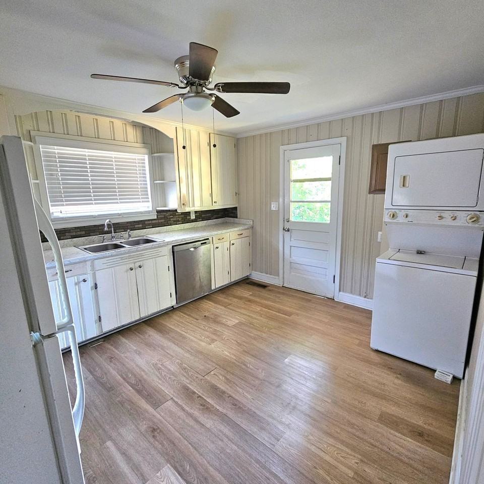 202 Mulberry St - Photo 7 of 8