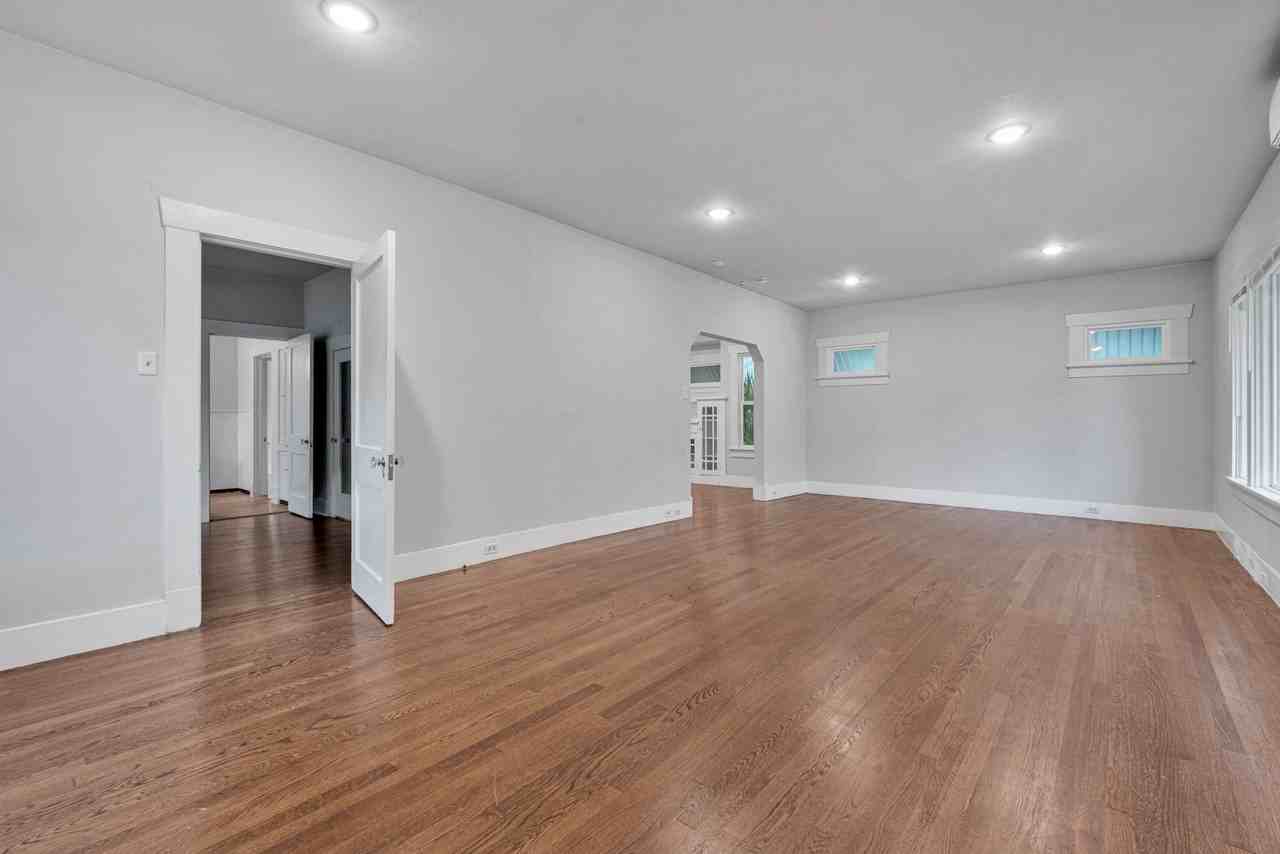502 E Courtland Pl - Photo 3 of 16