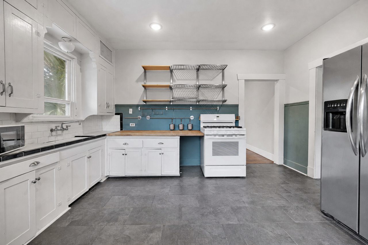 502 E Courtland Pl - Photo 7 of 16