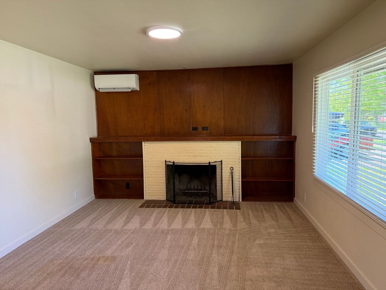 1509 Wilson St - Photo 4 of 35