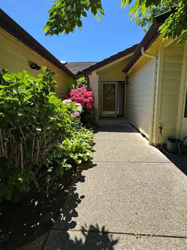 1499 Kellogg Rd - Photo 3 of 26