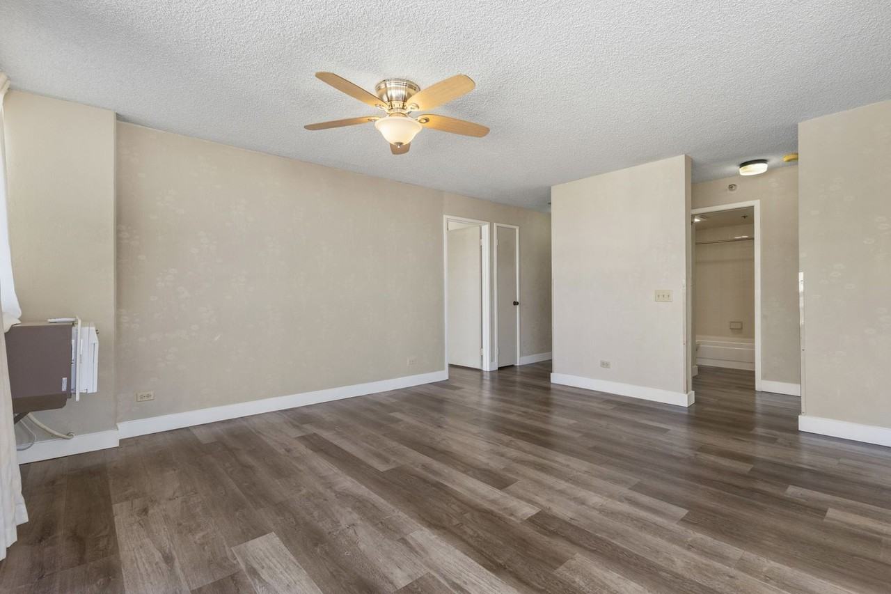 876 Curtis St - Photo 5 of 25