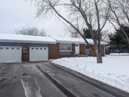 featured image of 2895 Spring Hill Dr