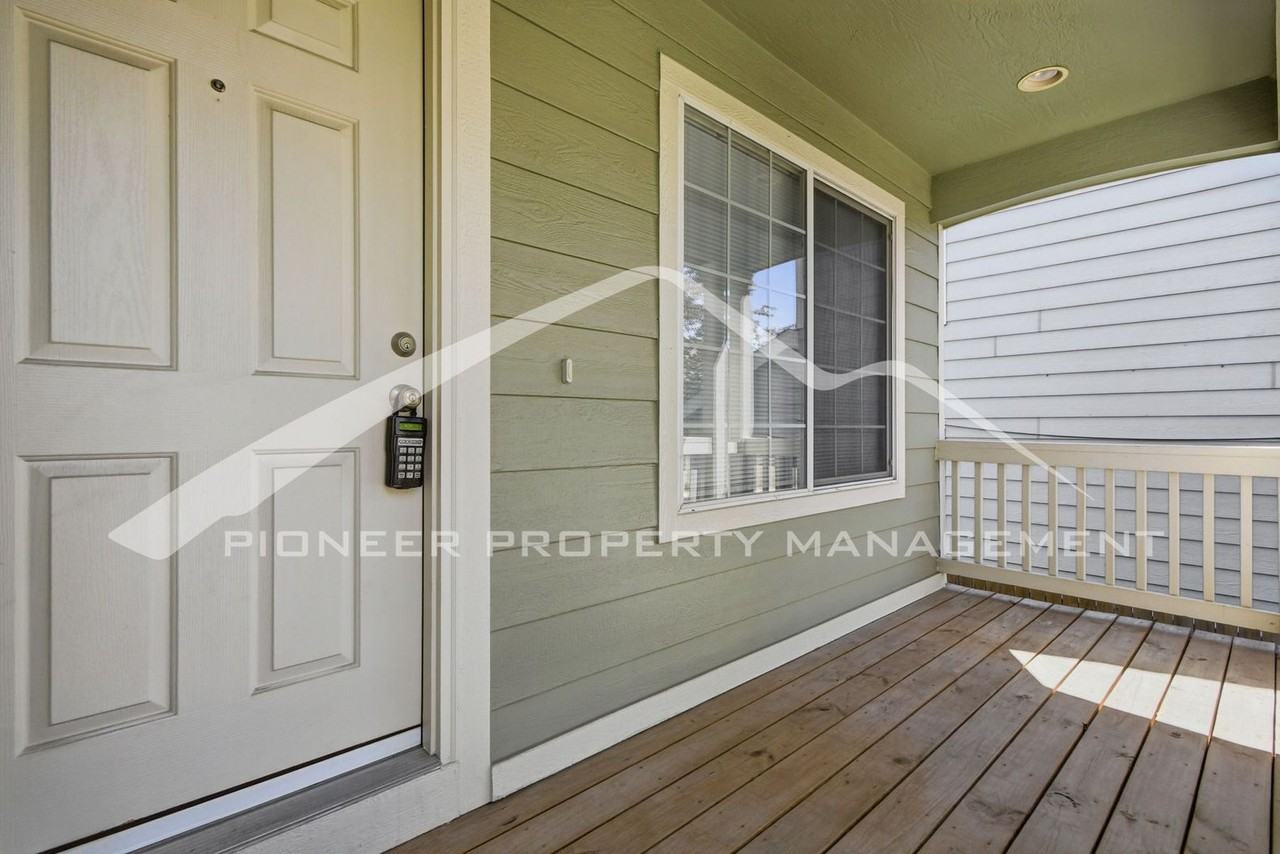 9178 E Kansas Ave - Photo 2 of 34