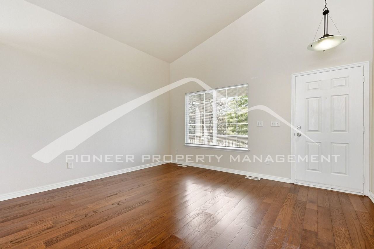 9178 E Kansas Ave - Photo 3 of 34