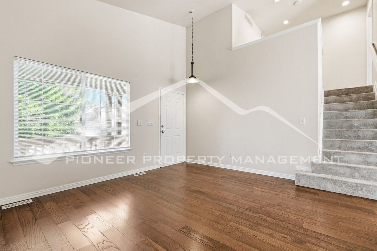 9178 E Kansas Ave - Photo 4 of 34