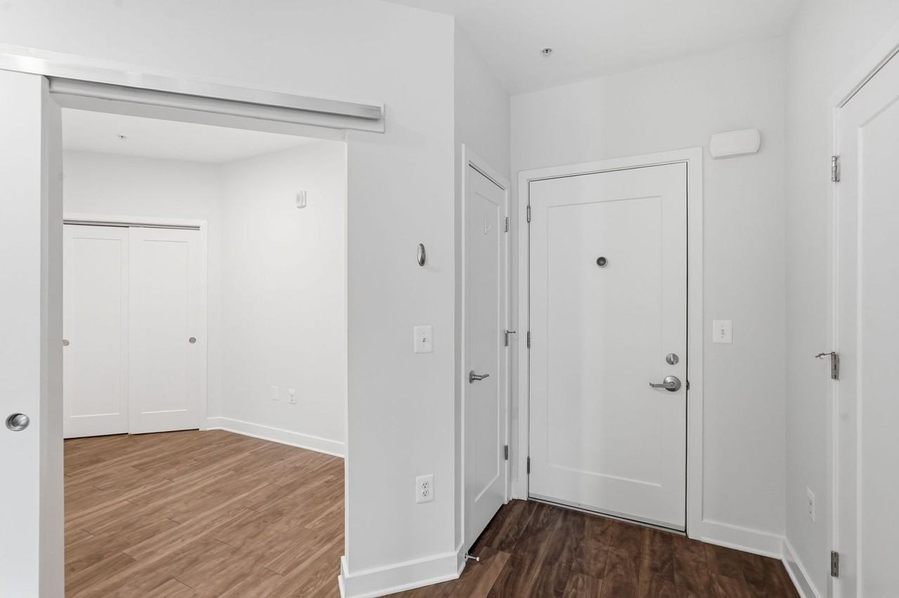 989 S Buchanan St - Photo 3 of 21