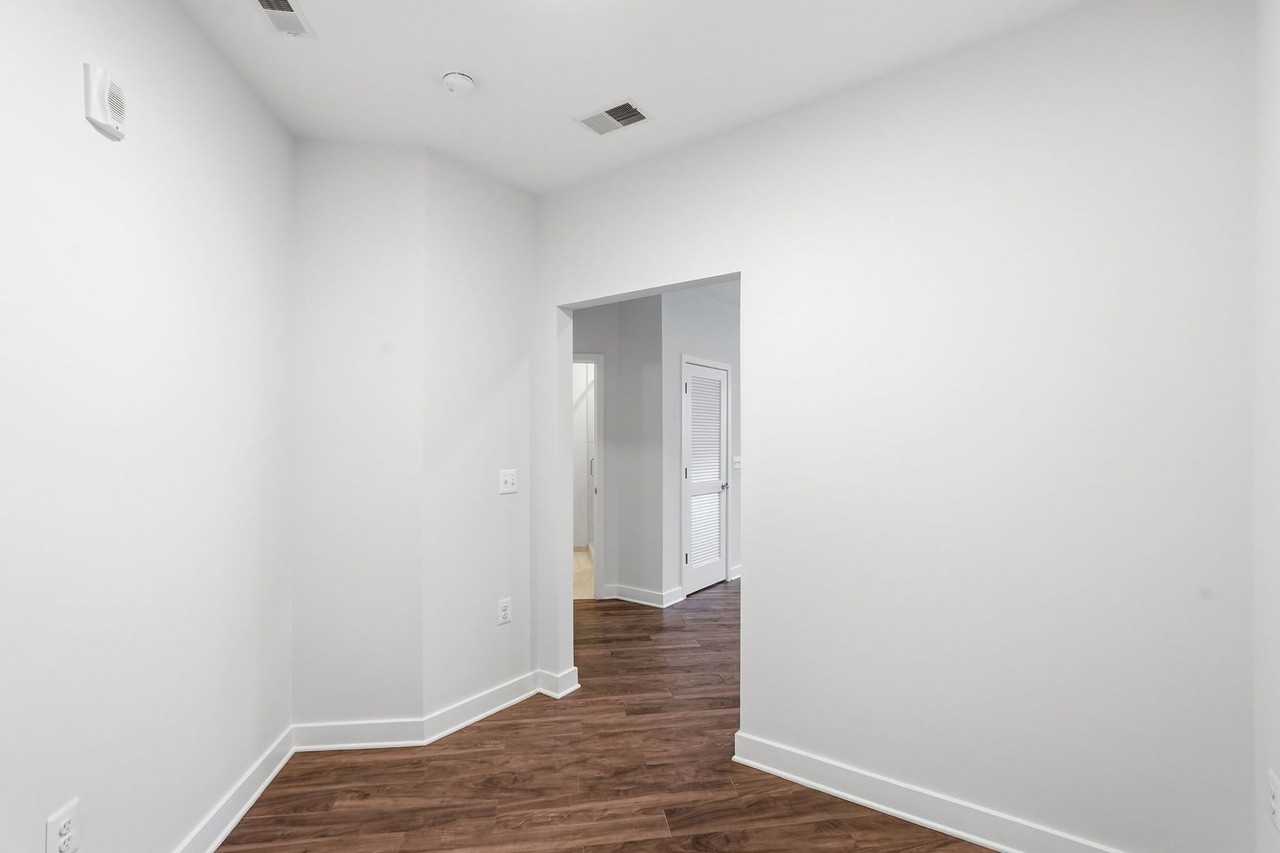 989 S Buchanan St - Photo 5 of 21