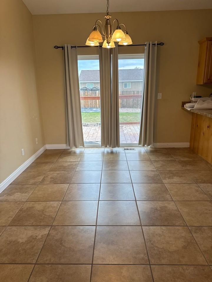 1452 W 975 S - Photo 3 of 27