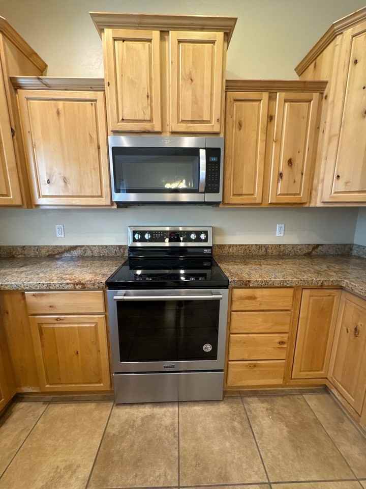 1452 W 975 S - Photo 6 of 27