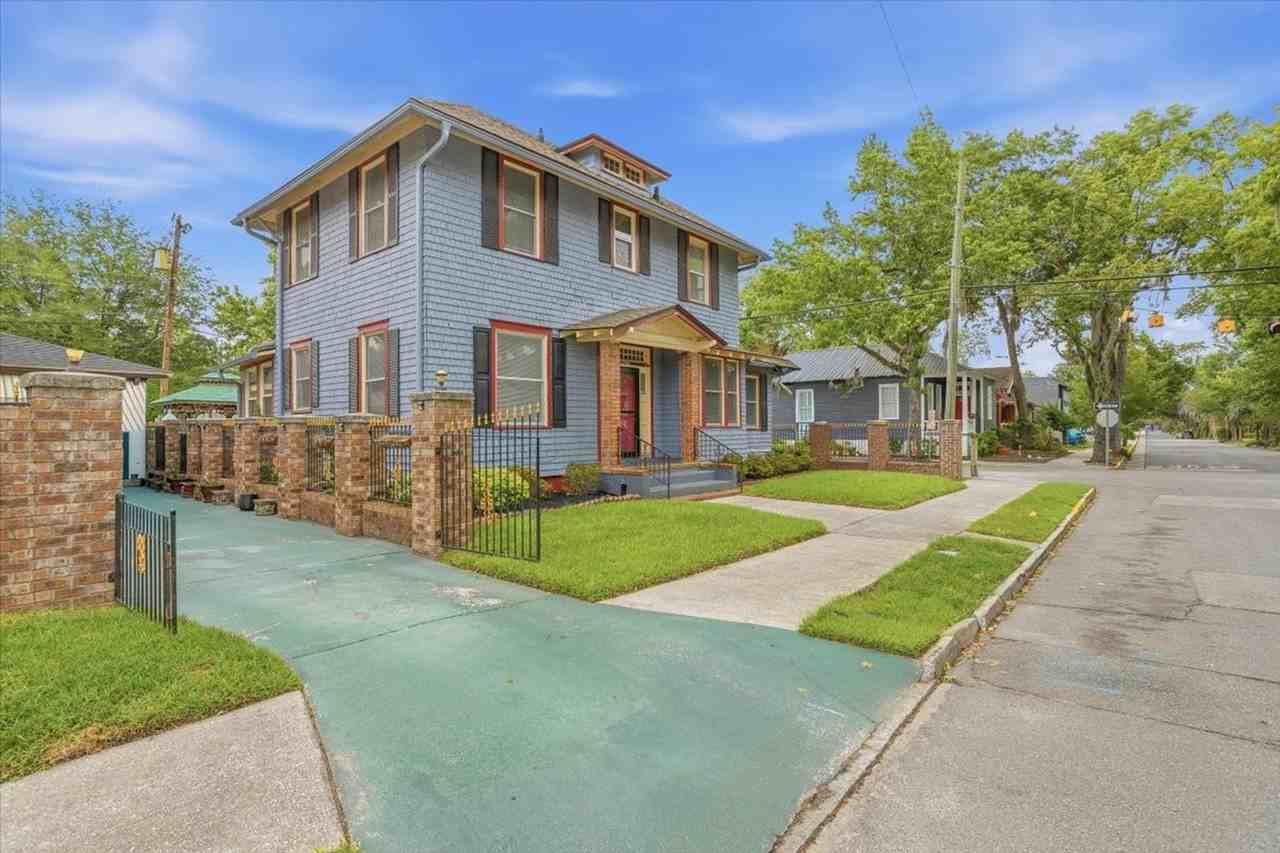 536 E 40th St - Photo 6 of 21