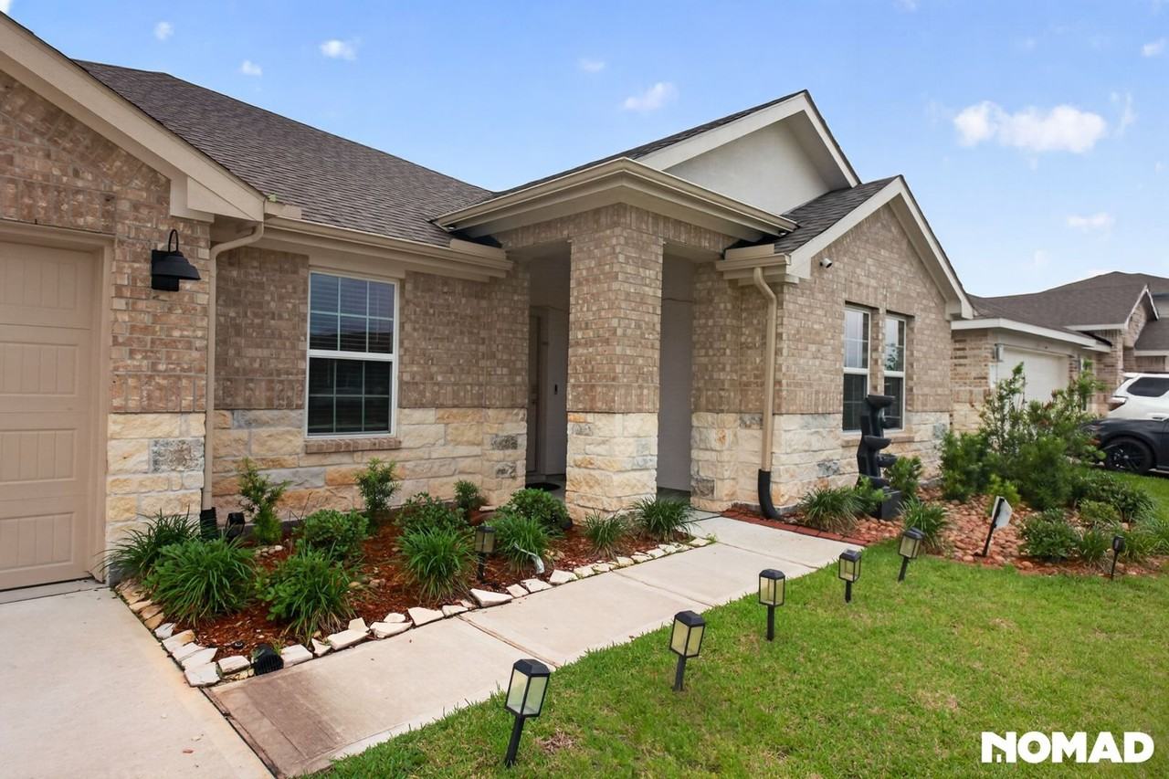 1127 Rivertrace Ct - Photo 4 of 23