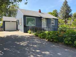 featured image of 647 Nw 7th St