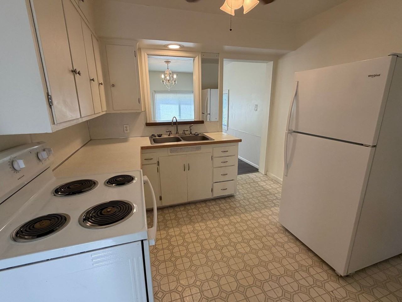 647 Nw 7th St - Photo 4 of 13