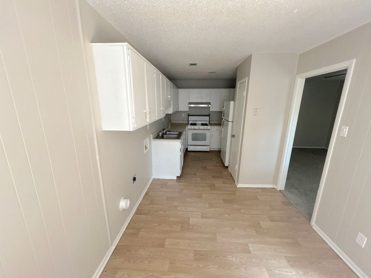 2219 Goldbrier Ln - Photo 2 of 14