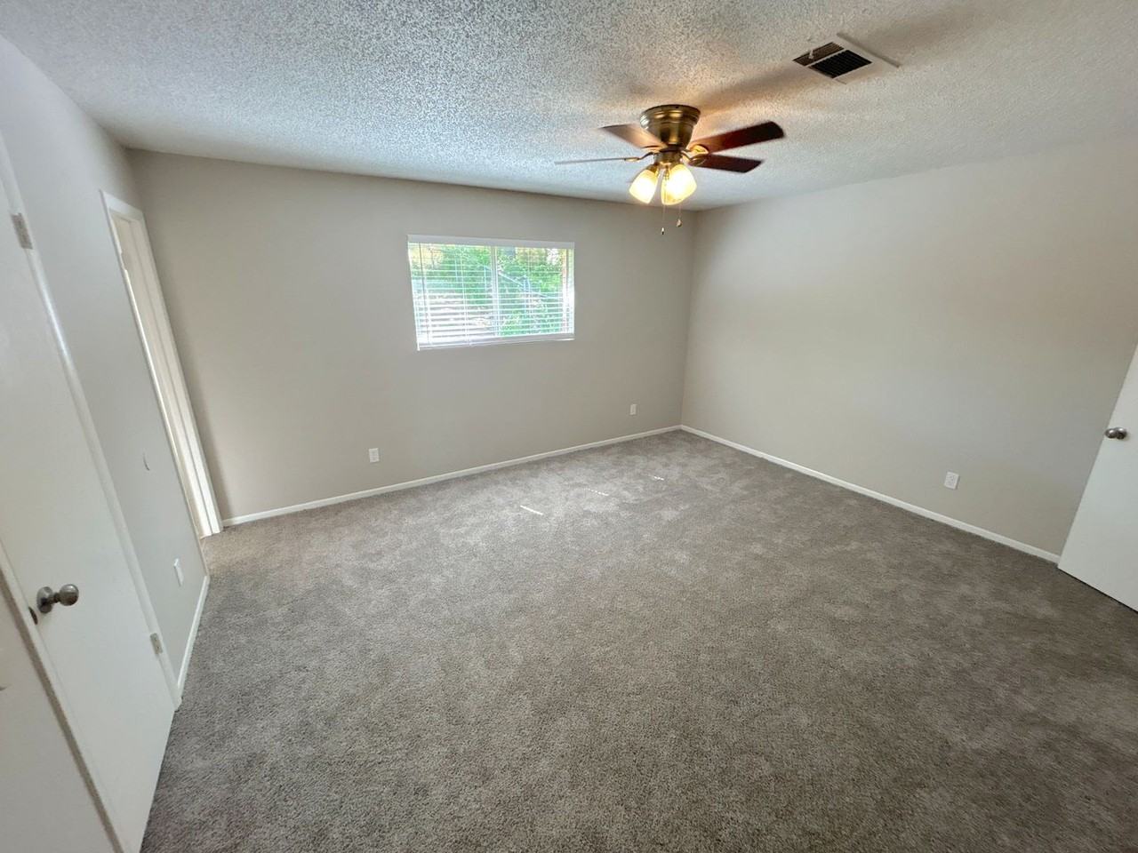 2219 Goldbrier Ln - Photo 3 of 14