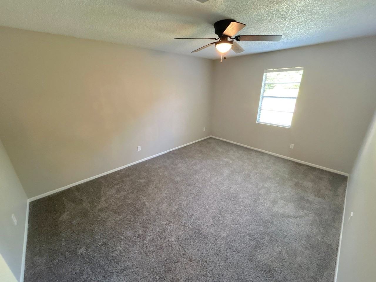 2219 Goldbrier Ln - Photo 4 of 14