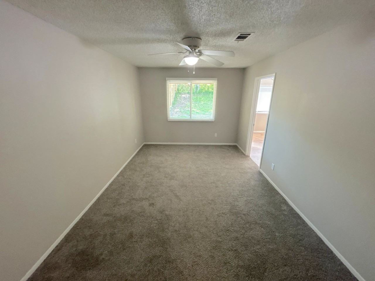 2219 Goldbrier Ln - Photo 6 of 14