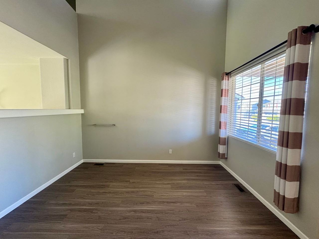 3873 Springs Ranch Dr - Photo 5 of 31