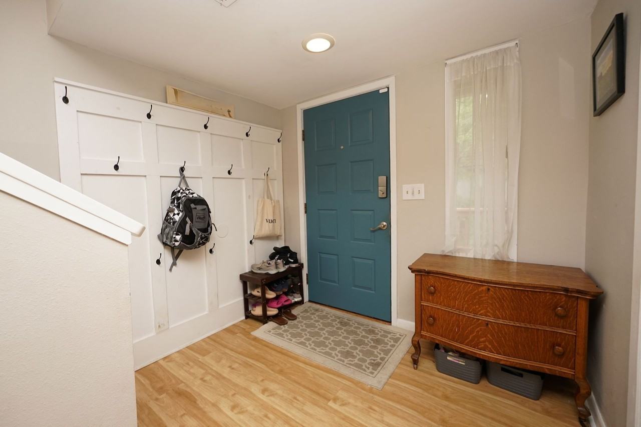 317 Jamaica Way - Photo 7 of 50
