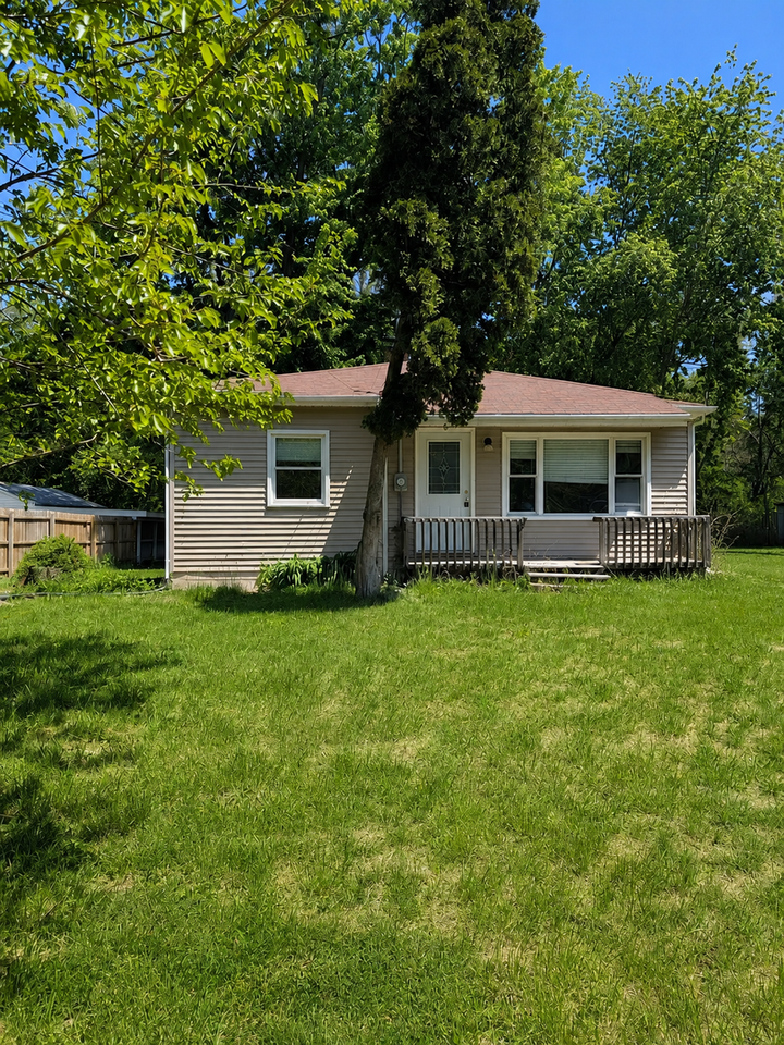 3412 2nd St - Photo 2 of 5