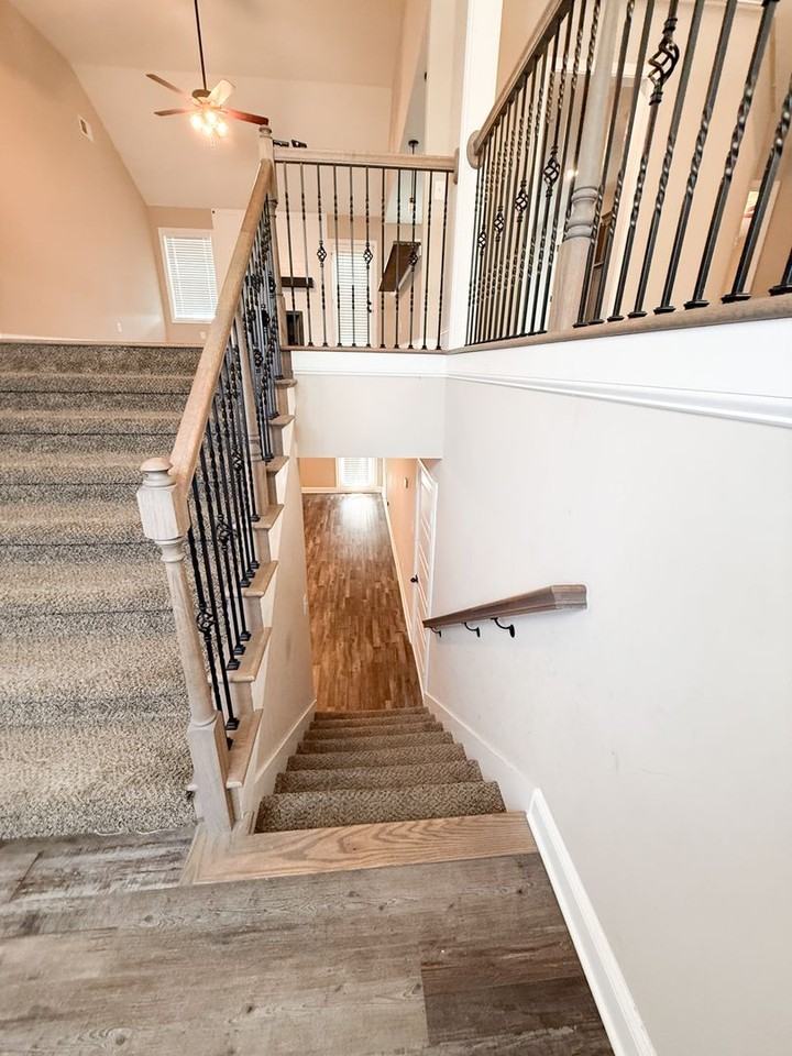 350 Dugger Dr - Photo 3 of 19
