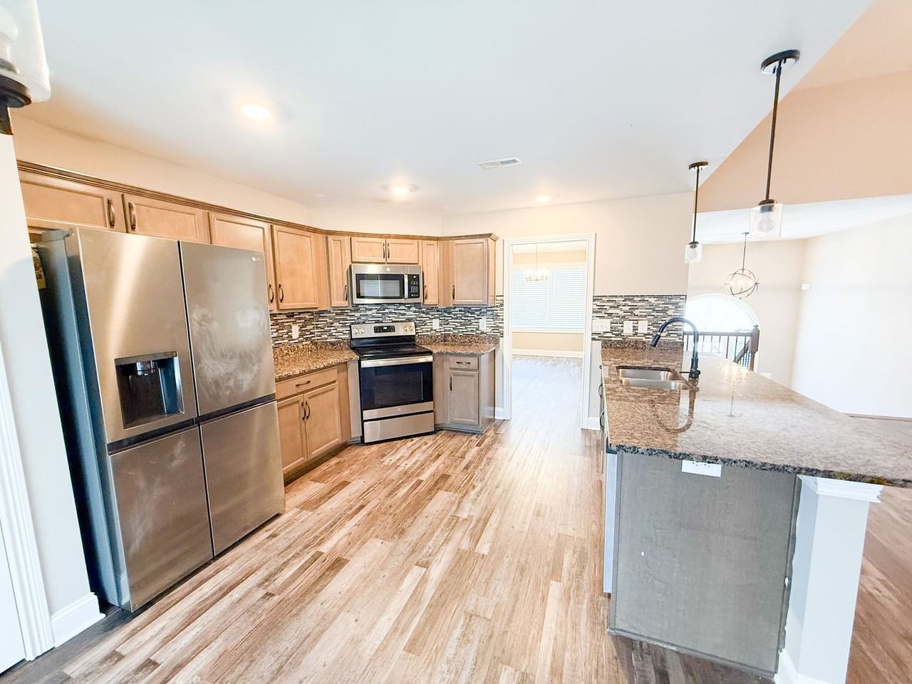 350 Dugger Dr - Photo 5 of 19