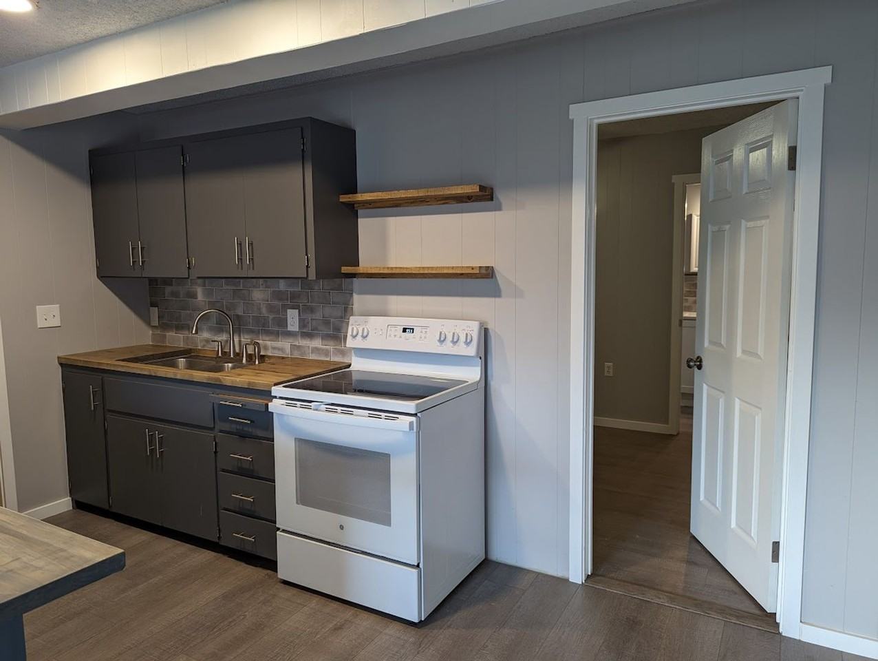 539 Park St - Photo 2 of 4