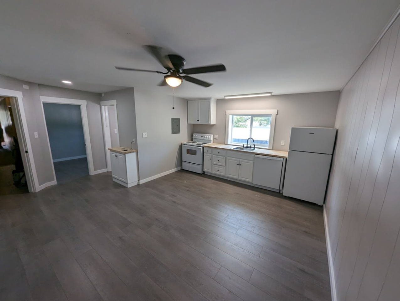539 Park St - Photo 3 of 4