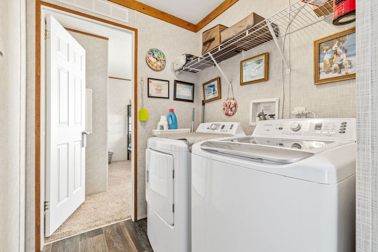 27851 Roanoke Cir - Photo 2 of 19