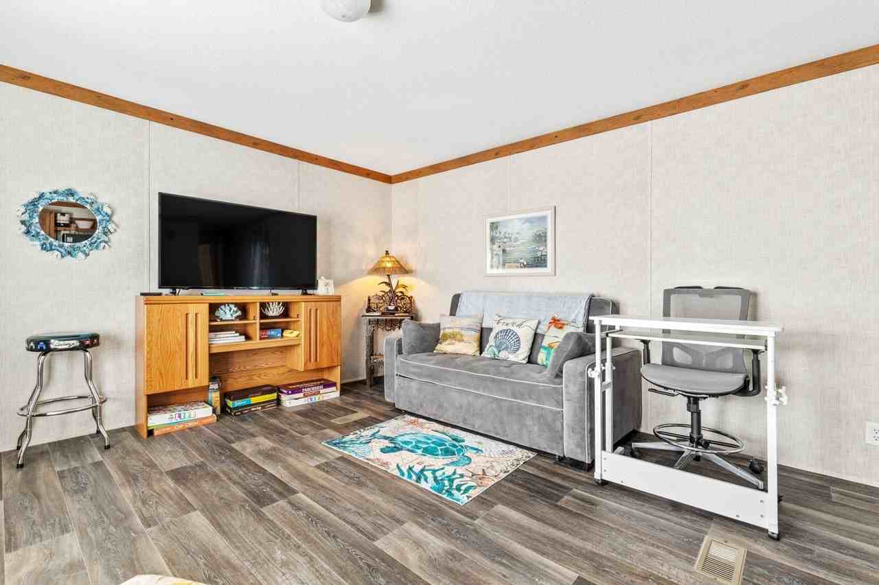 27851 Roanoke Cir - Photo 4 of 19