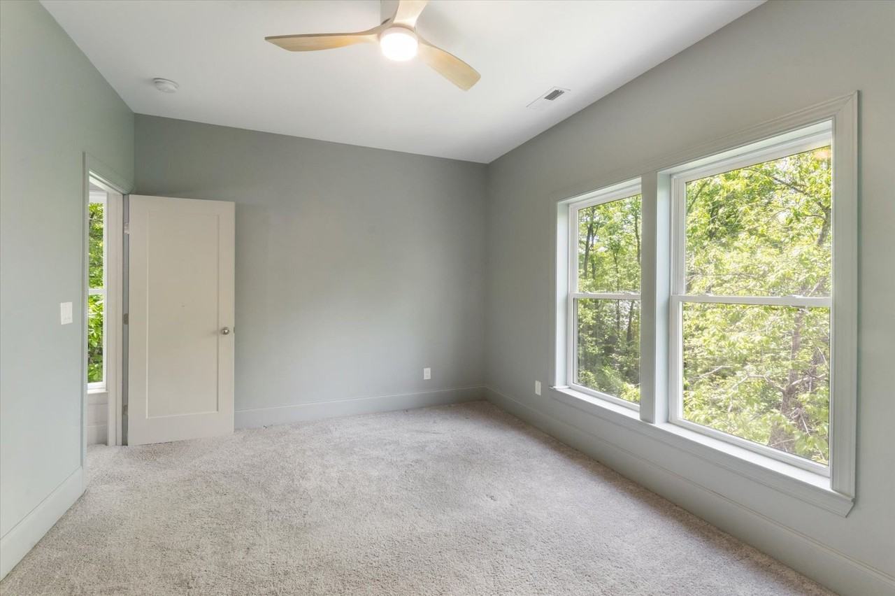 136 136 Blythe Rd - Photo 5 of 15