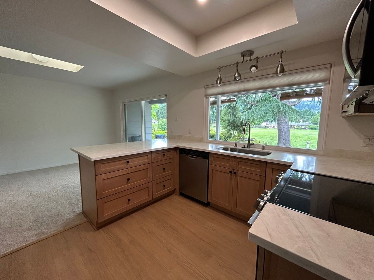 7588 Oak Leaf Dr - Photo 6 of 19