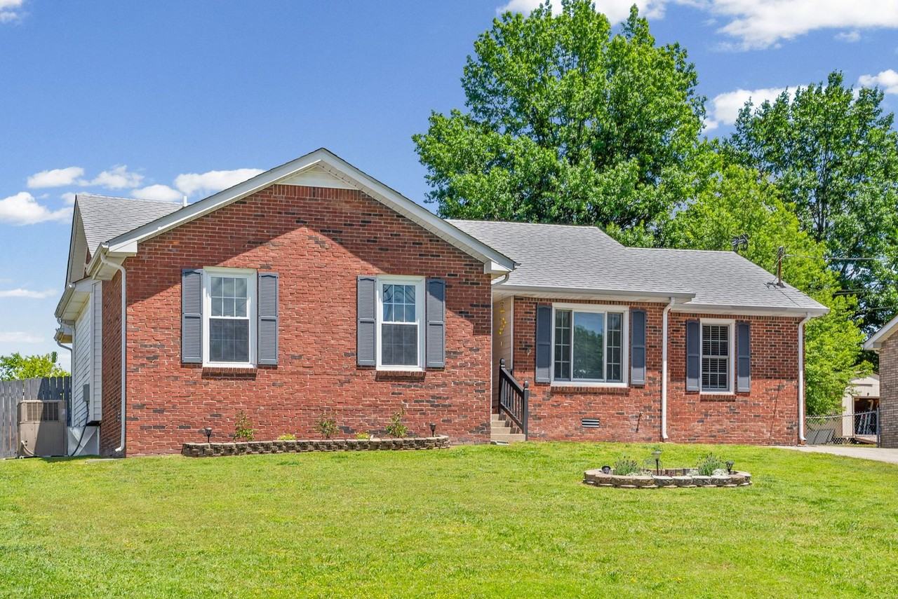 1409 Janet Way Dr - Photo 3 of 33