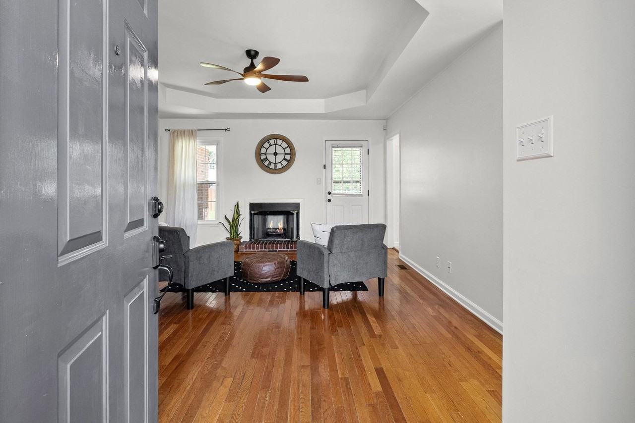 1409 Janet Way Dr - Photo 5 of 33