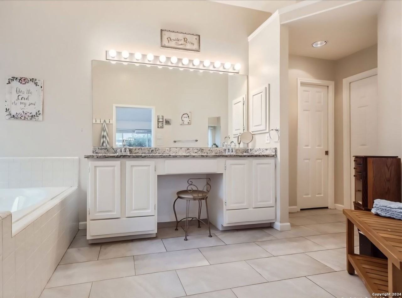 2723 Montebello - Photo 2 of 31