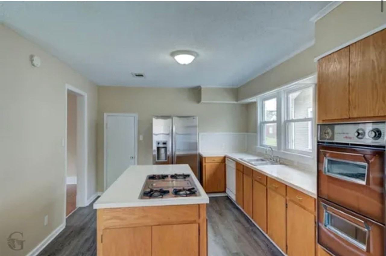 806 Ratcliff St - Photo 2 of 14