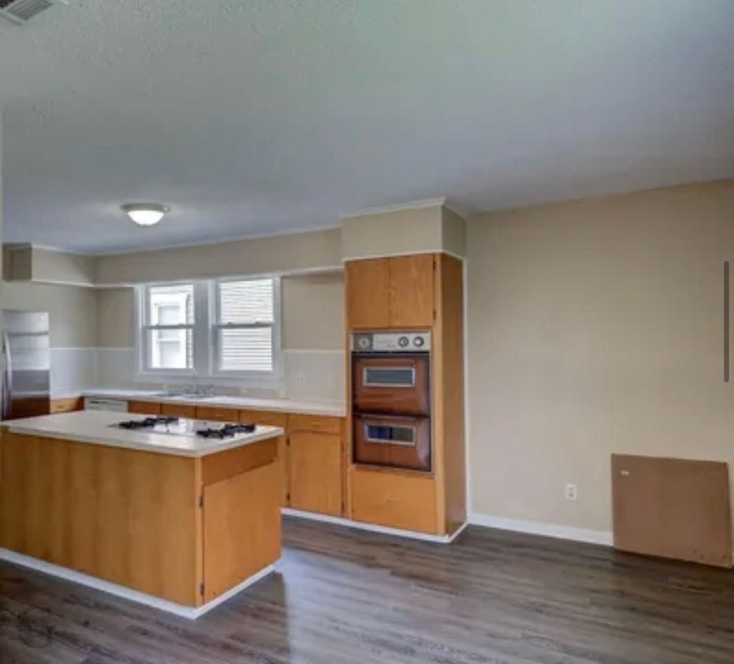 806 Ratcliff St - Photo 4 of 14