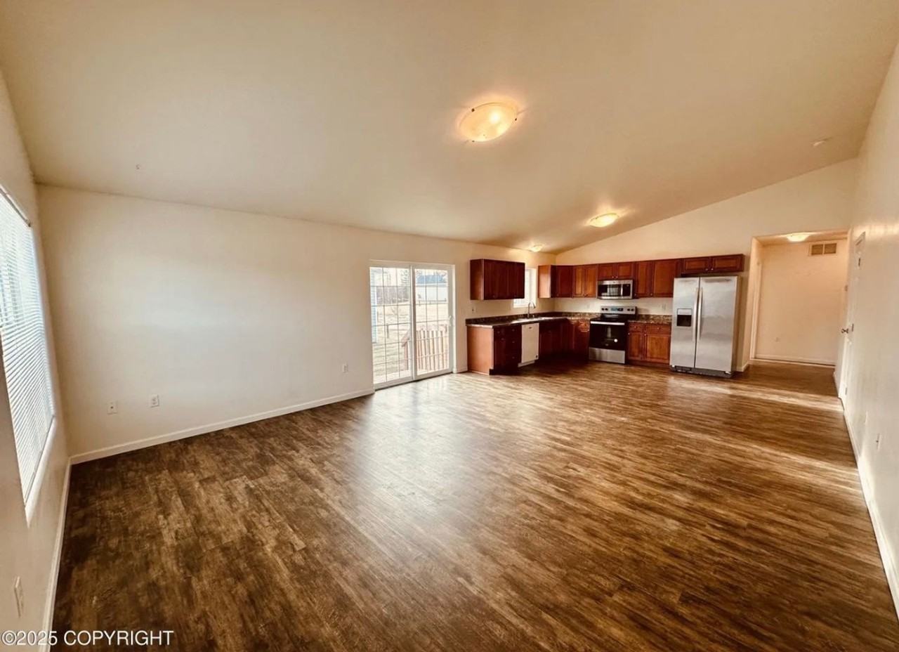4542 W Amanda Dr - Photo 3 of 12
