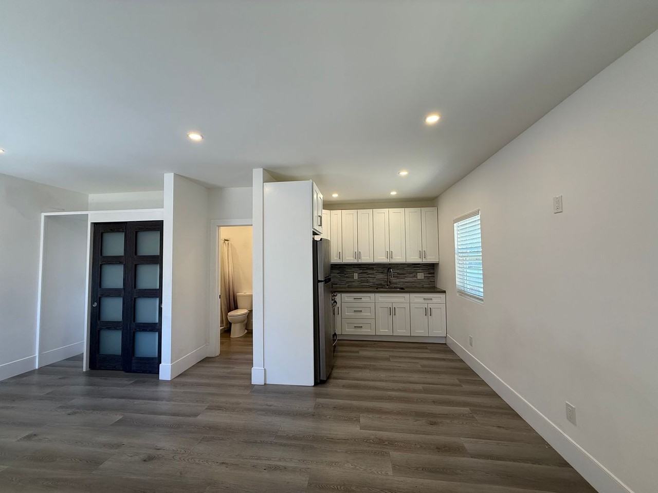 10467 Eton Ave - Photo 2 of 4