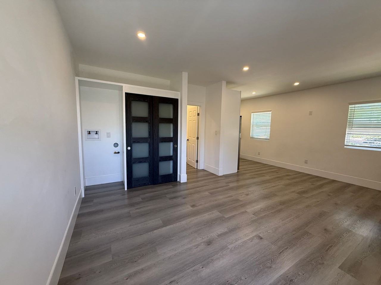 10467 Eton Ave - Photo 3 of 4