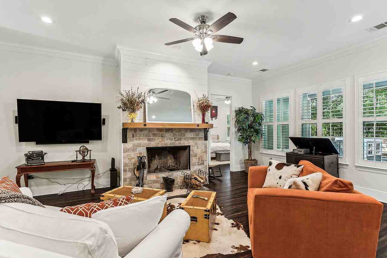 12099 Jones Rd - Photo 6 of 29
