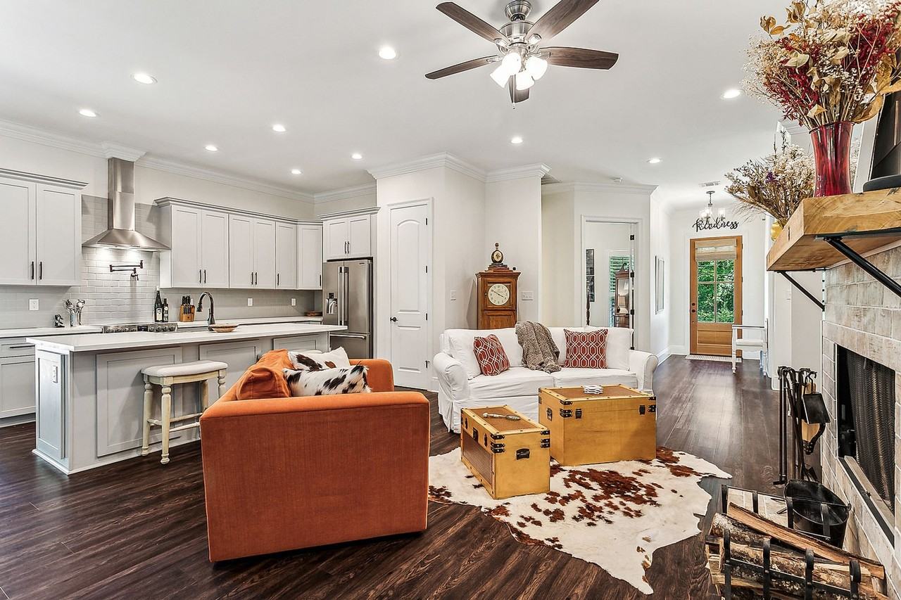 12099 Jones Rd - Photo 7 of 29