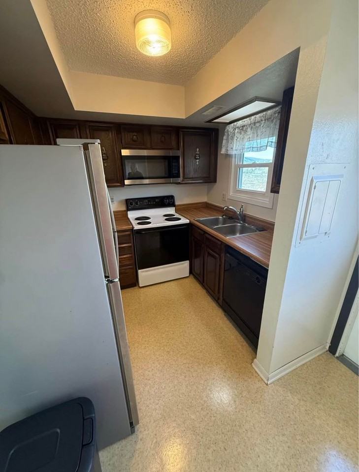 304 Milky Way Dr - Photo 2 of 17