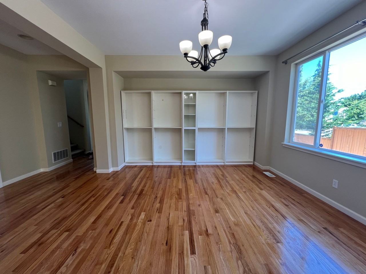 2028 Lincoln Pl Ne - Photo 6 of 21