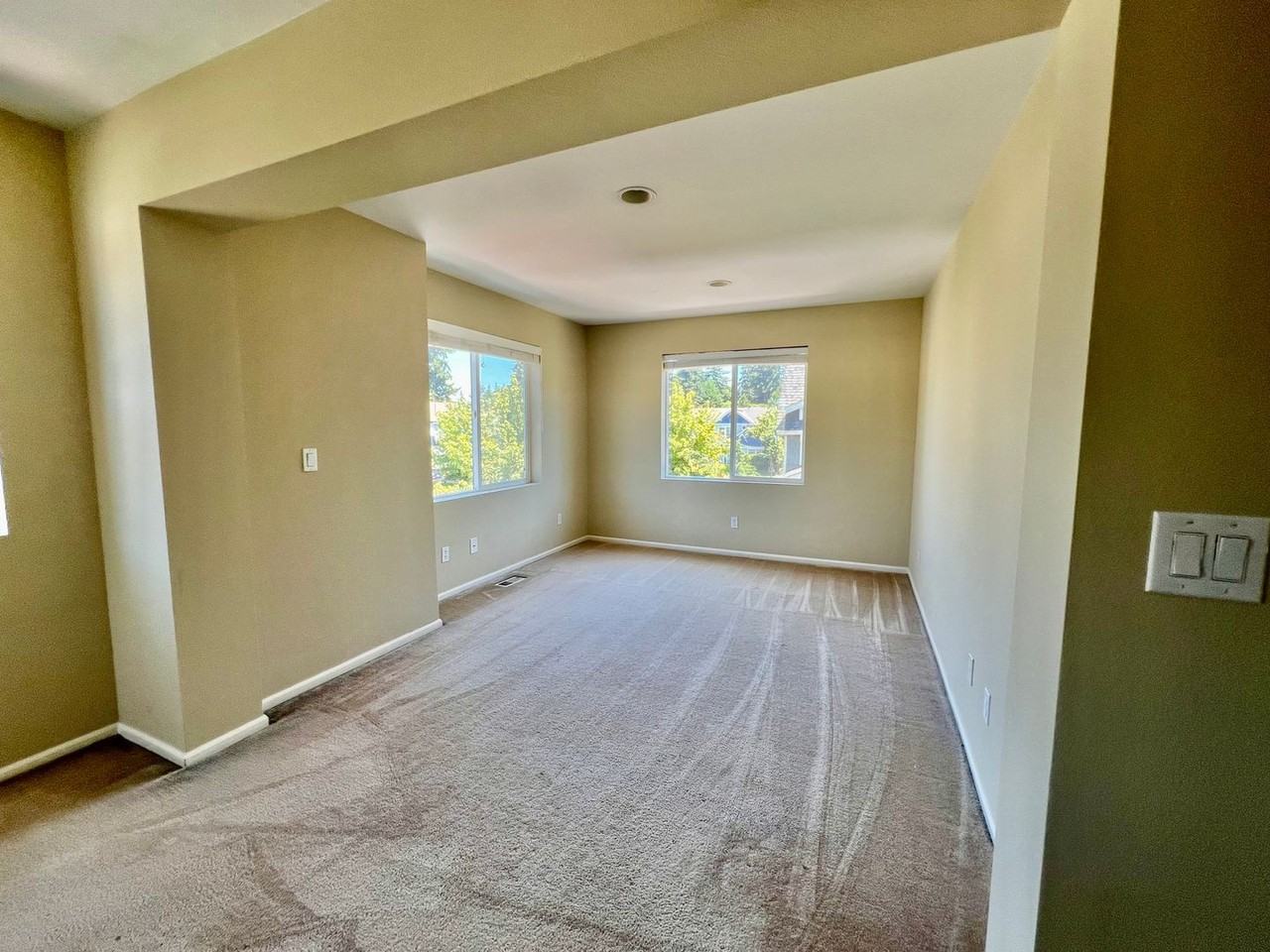 2028 Lincoln Pl Ne - Photo 7 of 21