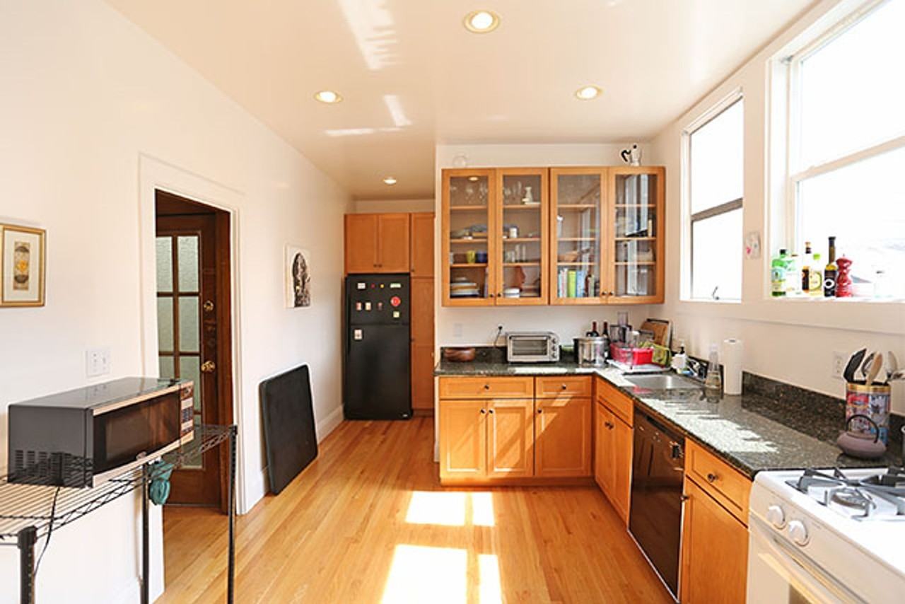 1120 Shrader St - Photo 6 of 13
